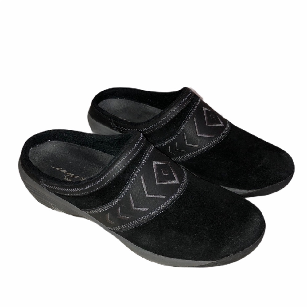 Easy Spirit clogs size 8.5 M